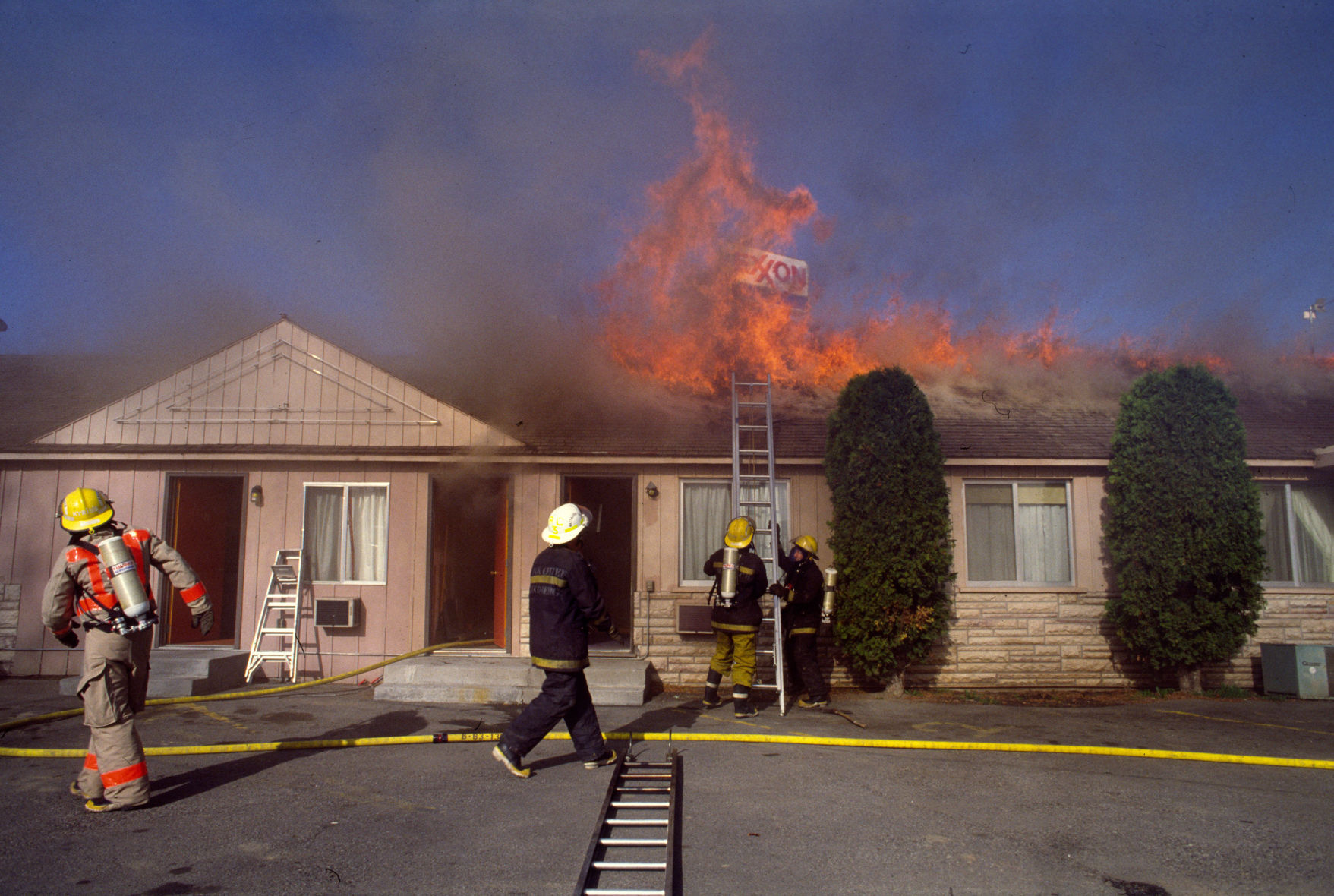 Picture Court Motel fire, April 1984